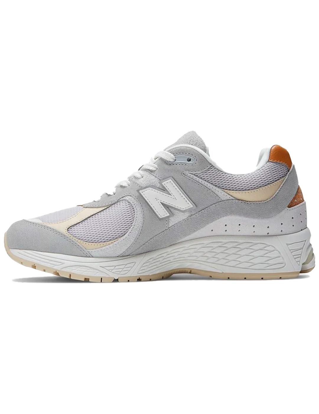 Zapatillas New Balance 2002R Gris