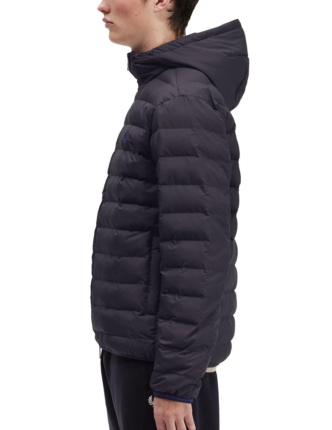 Chaqueta Fred Perry con capucha y aislamiento